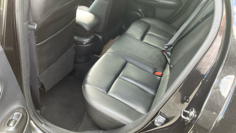 Nissan Juke 1.5 dCi Tekna 5dr Diesel Hatchback
